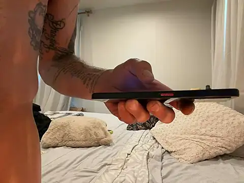 Urs_Truly_ Show in webcam