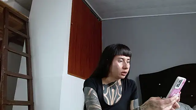Онлайн чат XXX Emilia_1995