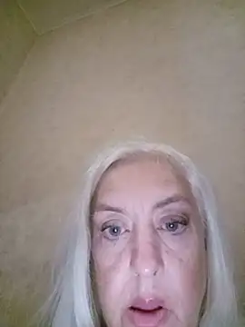 Julia20X Chat XXX in diretta