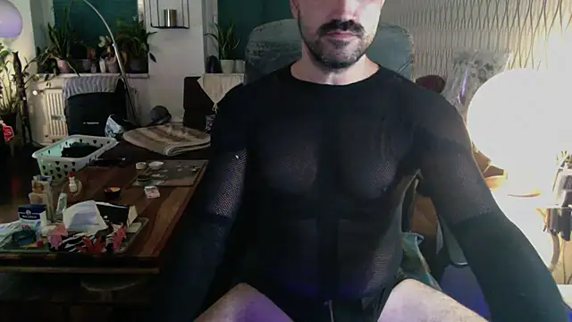 XXX chat uživo modela tomz0819