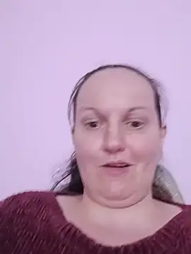 BustyLadyAlma's Live XXX Chat