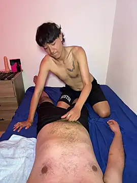XXX chat uživo modela TonnyBottom