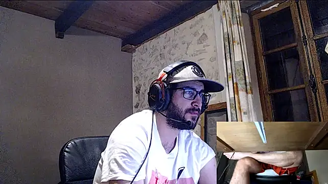 Chatroom XXX en direct de young_bear06