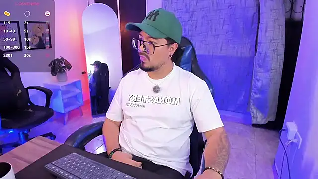 XXX chat uživo modela DaviidEvans_
