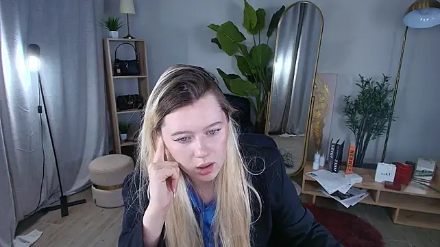 CelestineMauriac's Live XXX Chat