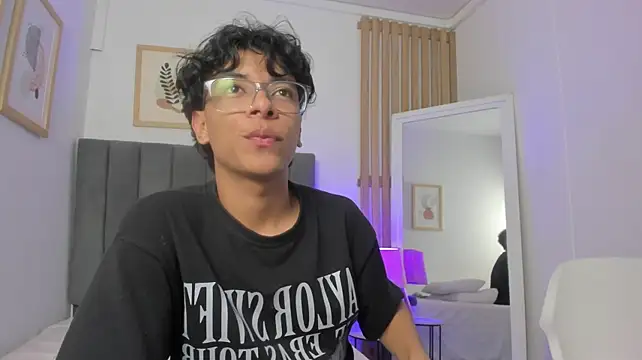 Adams__Bobby Live XXX-chat
