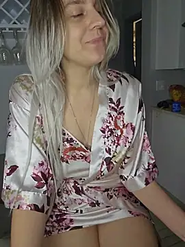 XXX chat uživo modela ScarletsWeb