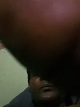 צ'אט XXX בשידור חי של chandrasirik