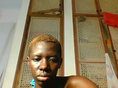 Goldy_petite Chat XXX live