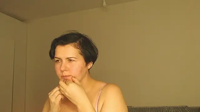 M1ssShyMira live XXX chat