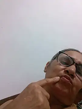 Chat +18 de _candi ao vivo