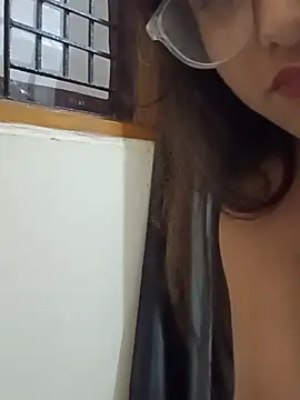 Aalia-Bhatt Adlı Modelin Canlı XXX Sohbeti