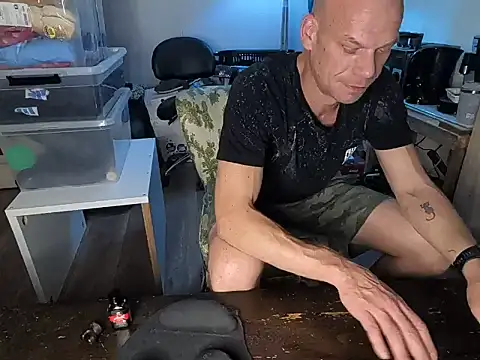Kinky_Play1 XXX чат на живо