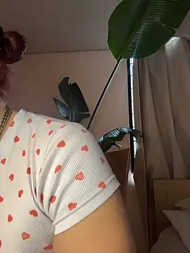Canneela live XXX chat