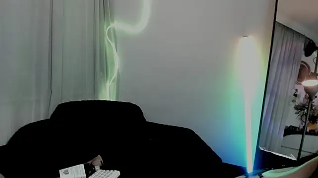 Sara_Foxx1's Live XXX Chat