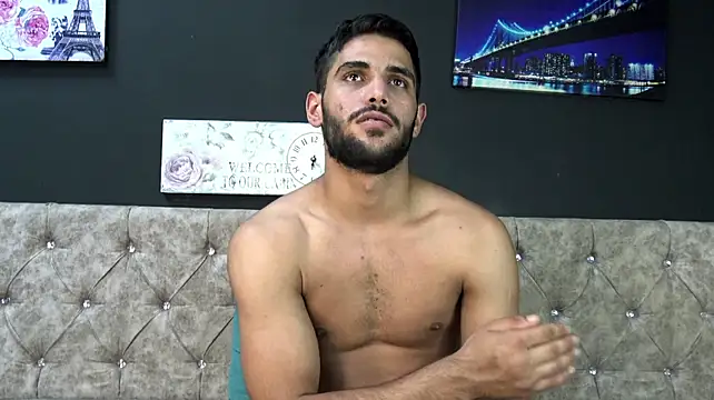 EnzoKnox Chat XXX in diretta