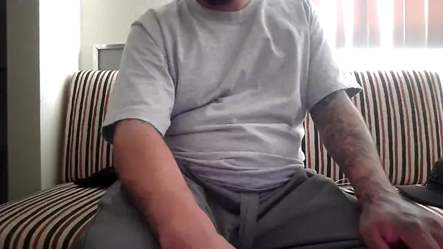 upinyou7n Live XXX chat