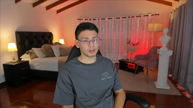 marcuswildx2 élő XXX-chatje