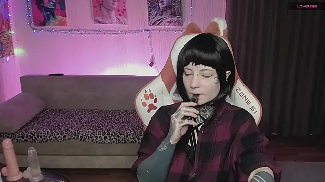 acid_trip1l's Live XXX Chat