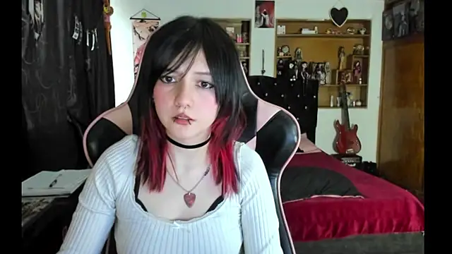 צ'אט XXX בשידור חי של Maki_Zero