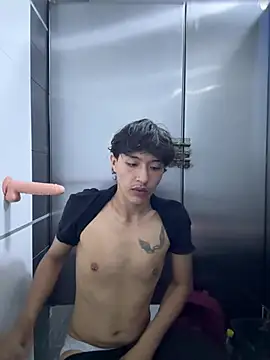 TonnyBottom Live XXX-Chat