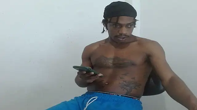 צ'אט XXX בשידור חי של Larry-n-clouds