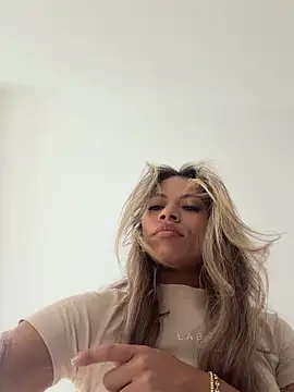 Chat +18 de Mia_Rosee1 ao vivo