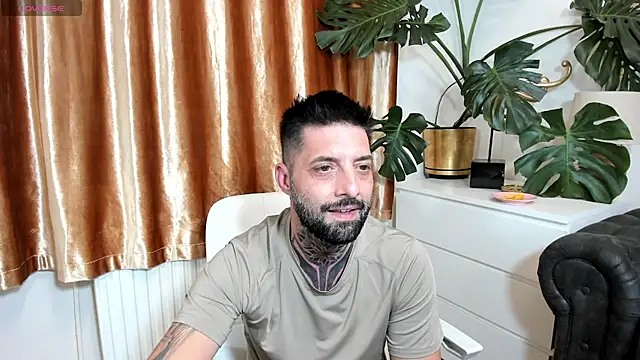 TommyDum Chat XXX live