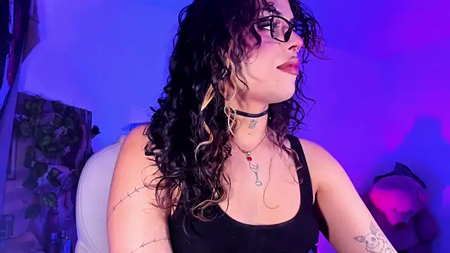 XXX chat uživo modela Devil_Kitsa