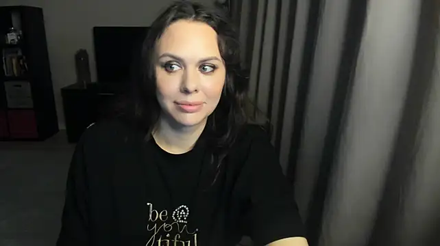 MollyCheiz Adlı Modelin Canlı XXX Sohbeti