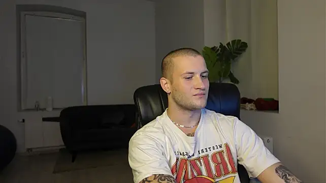 Онлайн чат XXX Igor_Wilde