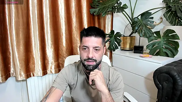 Chat +18 de TommyDum ao vivo