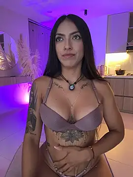 Chat +18 de Celeste_Amber ao vivo