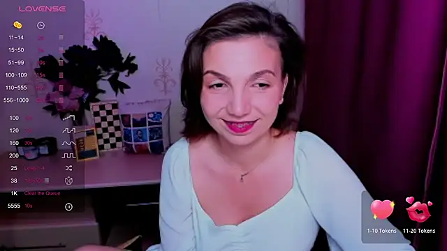 KindHazelHere_ Chat XXX in diretta