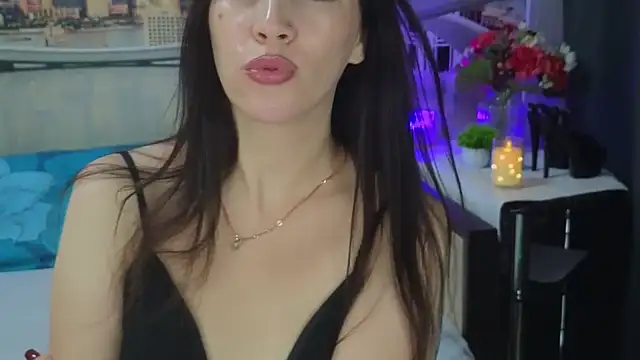 دردشة MonicaSweetx الجنسية المباشرة