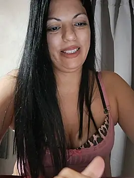 Chatroom XXX en direct de Paulitta-