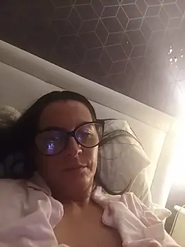 Živý XXX chat VelvetNaughty-Shem