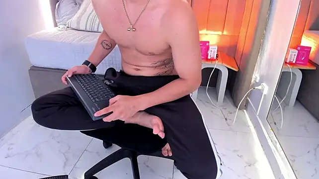 Chat XXX Live Benjamin_More