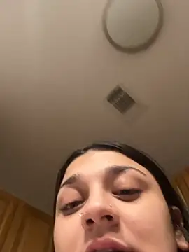 treasurebabii XXX чат на живо