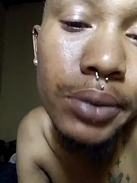 XXX chat uživo modela pupigay