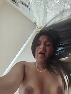 Chat +18 de DulceCaroX ao vivo