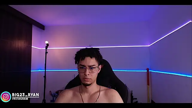 bigryann23's Live XXX Chat