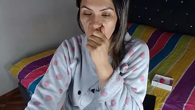 دردشة Chantal_hott الجنسية المباشرة
