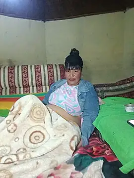 Divine_doll élő XXX-chatje