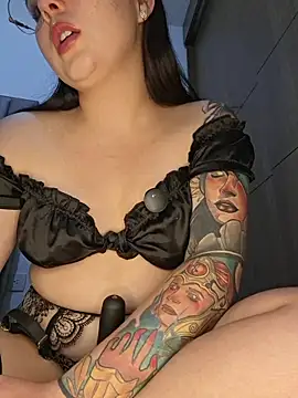 XXX chat uživo modela Julieth85_