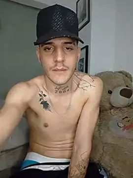 MaxHornyLatin Chat XXX in diretta