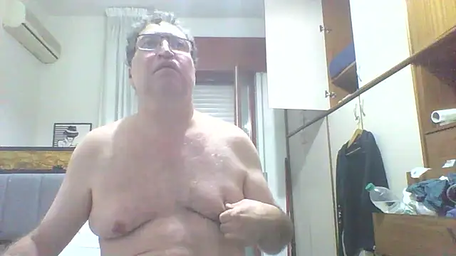 צ'אט XXX בשידור חי של bdsmpain