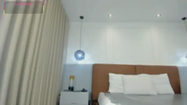 Chat XXX en directo de CharlotteDupontt