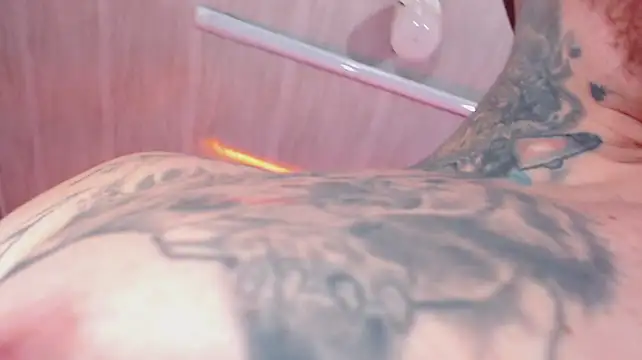 hottcockguy: онлайн-секс-чат