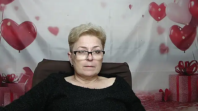 EmiliaGree Chat XXX live